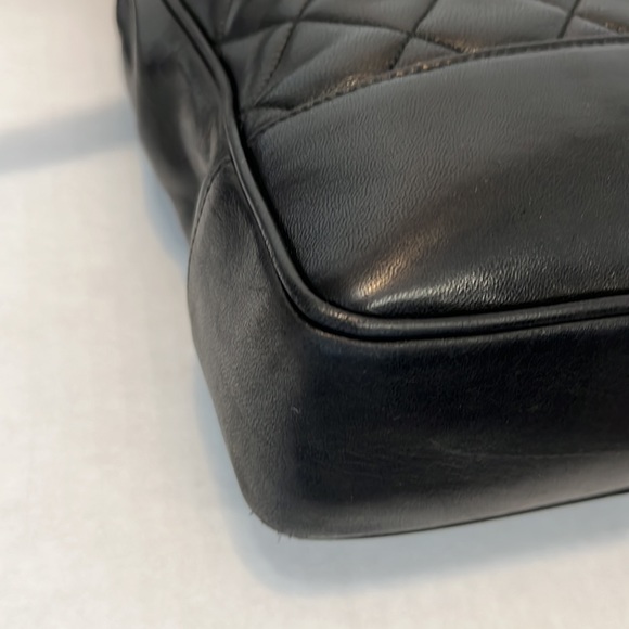 SOLD! Chanel Quilted Lambskin CC Tote - Picture 7 of 16